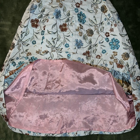 🚫SOLD🚫 Vintage Betsey Johnson Floral Tapestry Dress - Picture 3 of 7